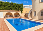 5 bedroom Villa se vende en La Zenia 