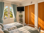 5 bedroom Villa se vende en La Zenia 