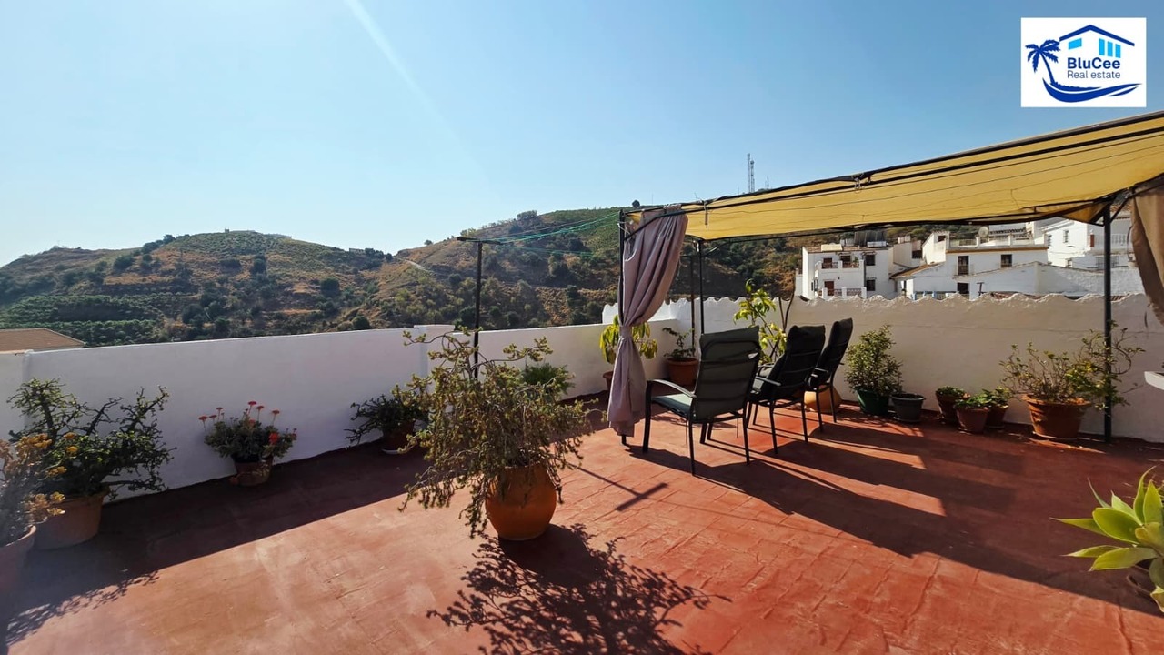 3 bedroom Adosado se vende en Almachar