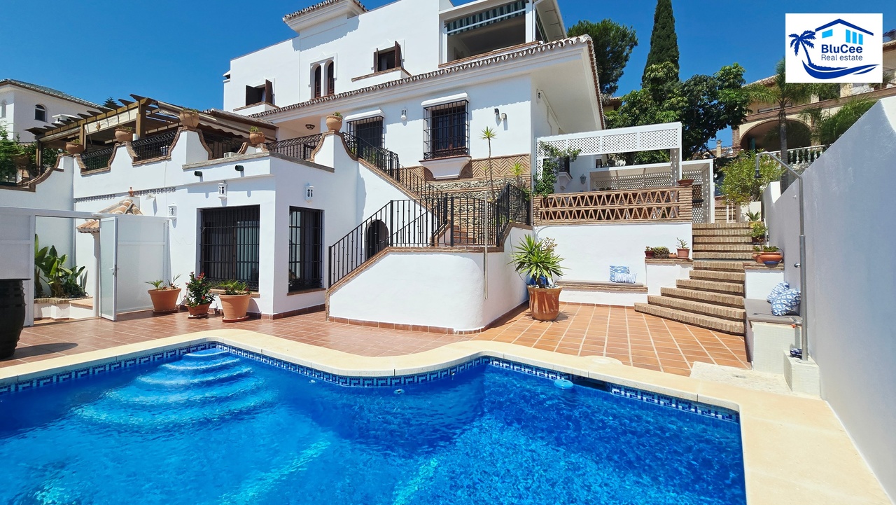 9 bedroom Villa se vende en Torre del Mar